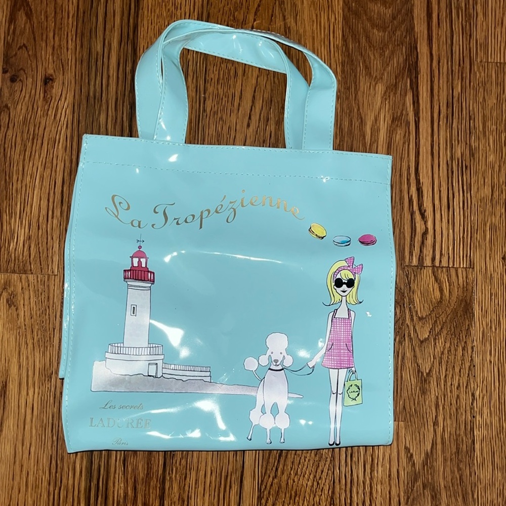 COPY - cute little bag from ladurée in paris